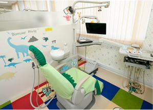 山本歯科医院　小児治療室